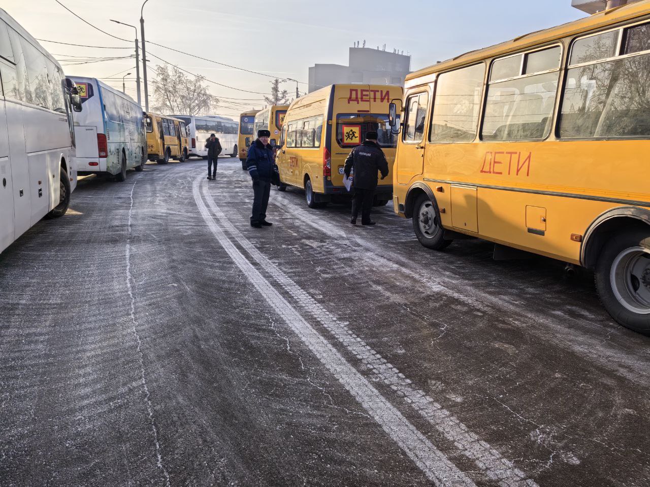 Контроль за перевозкой  организованных групп детей  при проведении традиционной Новогодней  ёлки Губернатора Красноярского края в городе Красноярске